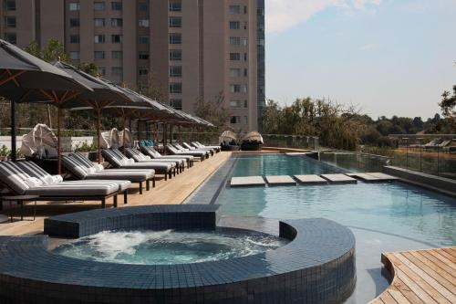 Sandown Hotel | The Capital on the Park