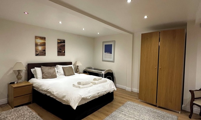 Bridlington Old Town Apartment | The Carlton Holiday Apartments