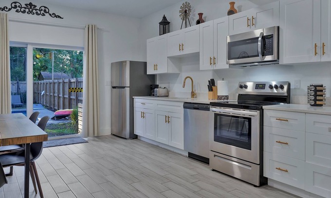 Wynwood Art District House | The Carter - A Rustic Pool Housen