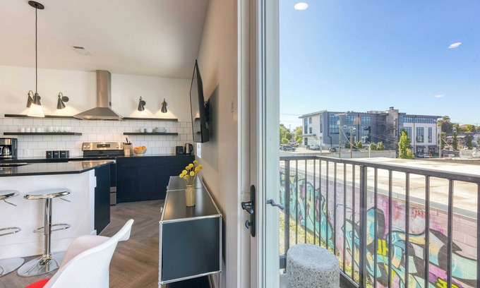 Historic Edgefield Apartment | The Carter by AvantStay – Spacious Stay Near Downtown