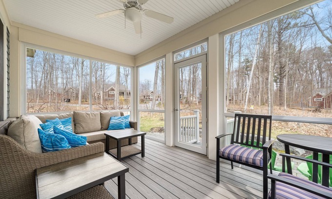 Cherry Valley House | The Cedar - 6 Hollow