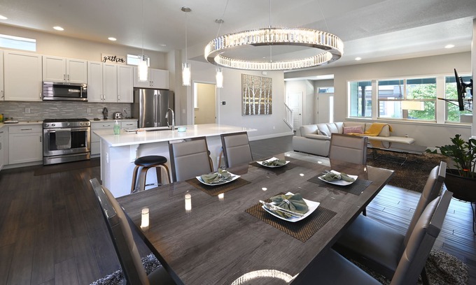 Northfield House | The Central Park Retreat – Luxury 3BR/2.5BA Single-Family Home