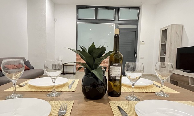 L'Amistat Apartment | ☆The Central Valencia Stay☆ w/King bed☆Parking☆Center