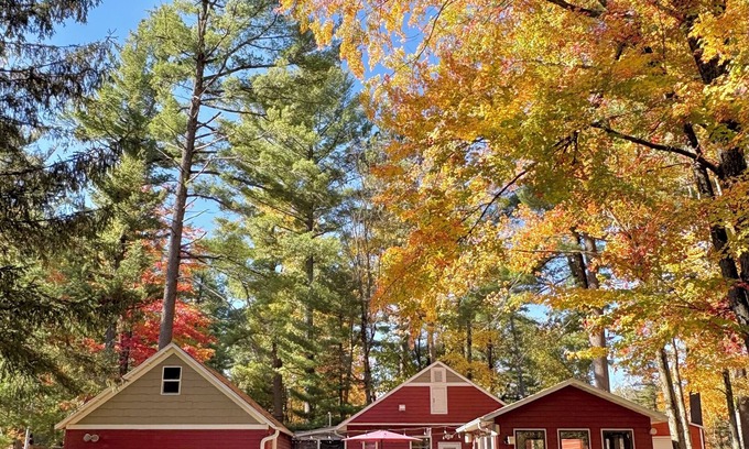 King Cottage | The "Chain" Reaction Retreat brings the boat landing to your backyard