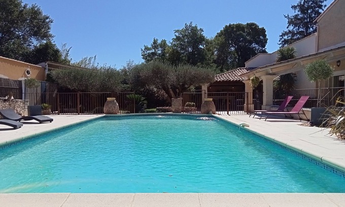 Montfrin House | The charm of stone