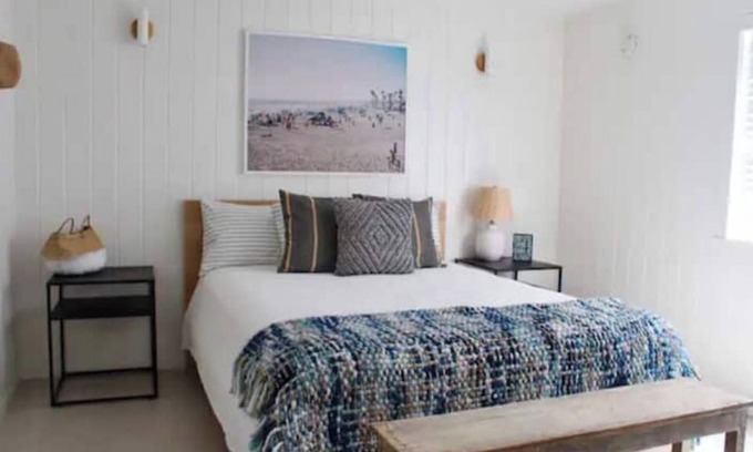 West Newport Apartment | The Chic Beach Studio w/spacious pationn
