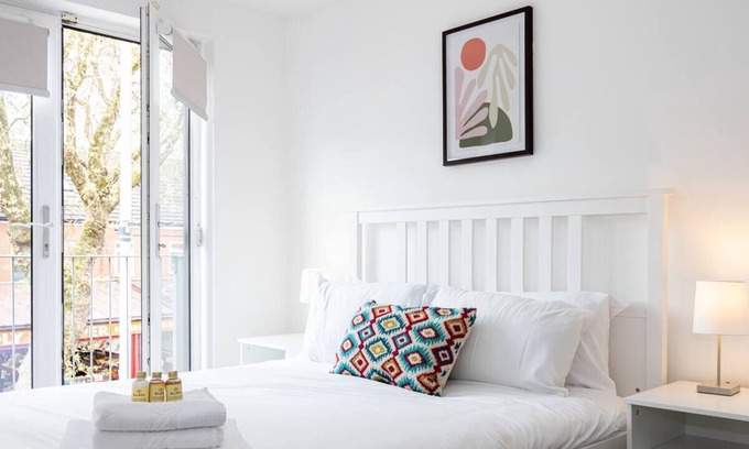 Chorlton-cum-Hardy Apartment | The Chorlton Deluxen