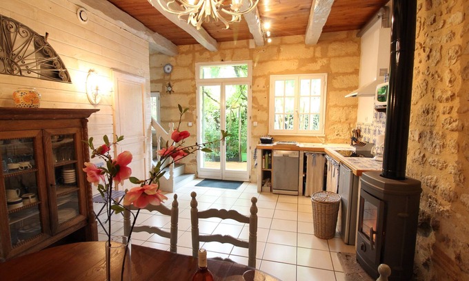 Bergerac House | 'The Claire's house' independant terrace in an old village couze saint front