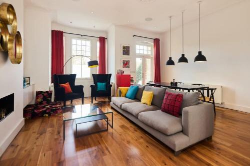 Northcote House | The Clapham Crib - Spacious 4BDR House with Patio