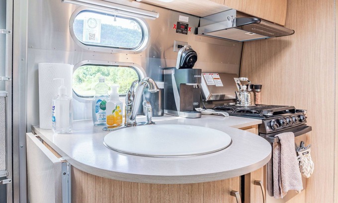 Gardiner House | The Clementine- rad camper 5 minutes from the Gunks, perfect for climbers