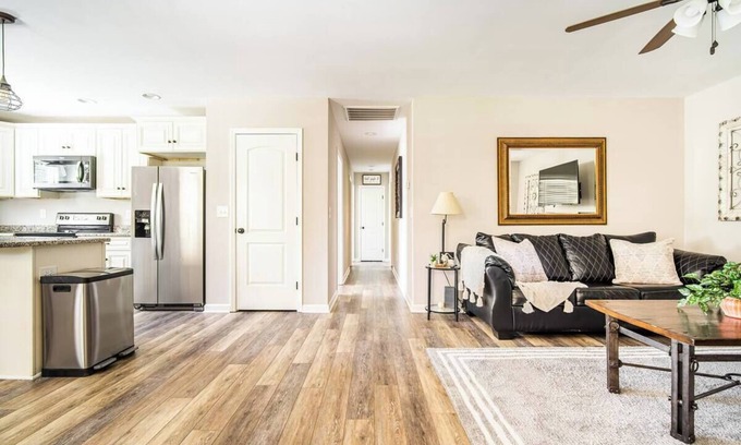 Keowee House | The Clemson Cottage - 3.6 mi. to Memorial Stadium