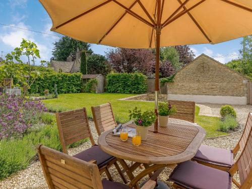 Stroud House | The Clock House