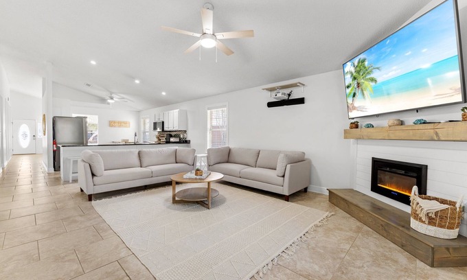 Seaspray House | The Coastal Corner - Golf Cart - 2 Min To Private Beach