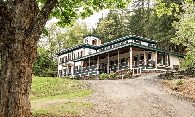 Gaysville House | The Cobble House, Exceptional Country House Sleeps 10/Near Killington, Woodstock
