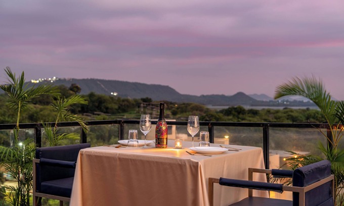Shavri Colony Hotel | The Colonial Hotel Lake View Rooms