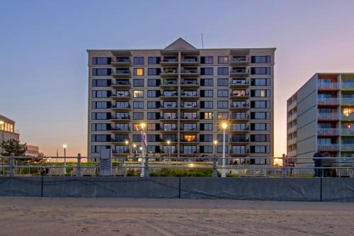 Northeast Virginia Beach Apartment | The Colony at Virginia Beach by TripForth