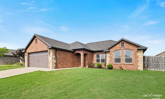 Bentonville - Fayetteville House | The Colorful Casa: Near AMP/Promenade/Bike Trails