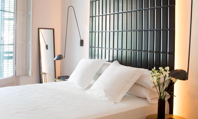 L'Antiga Esquerra de l'Eixample Bed & Breakfast | The Conica Deluxe Bed&Breakfast