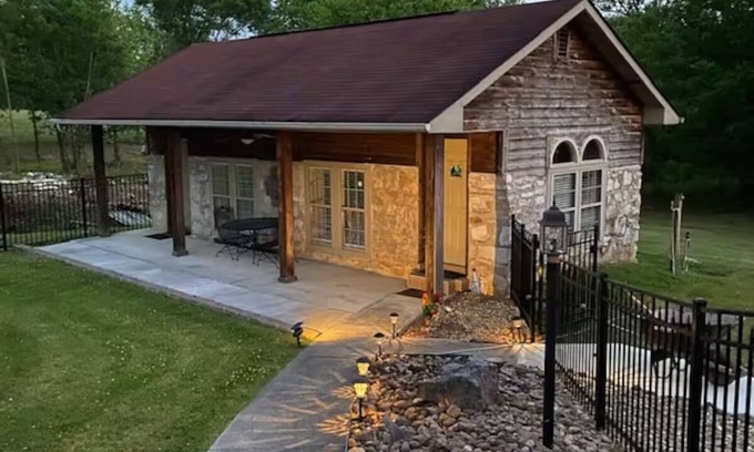 Seymour House | The Coop: 25-30 minutes from Smokies-pool access