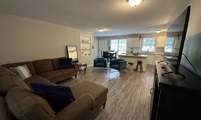 Little Rock House | ✦The Cottage at Sherwood Acres✦