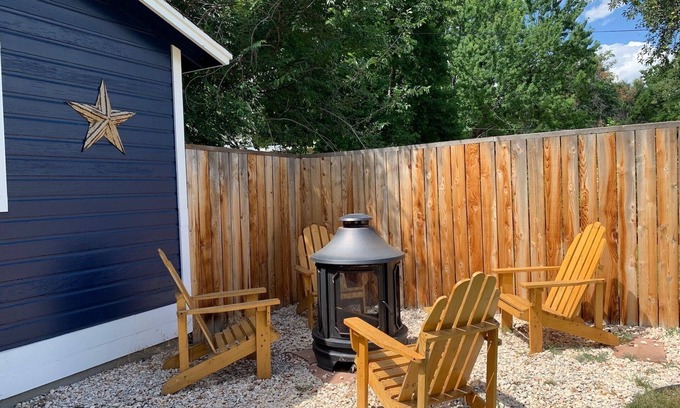 Martinez Park House | The Cottage! Chic Bungalow Near Old Town Square!