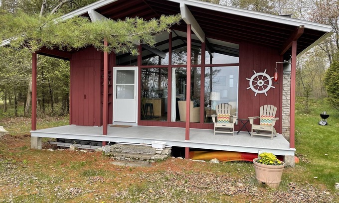 Sturgeon Bay Cottage | The Cottage on Lake Michigan –- huge sand beach, wooded lot, family friendly