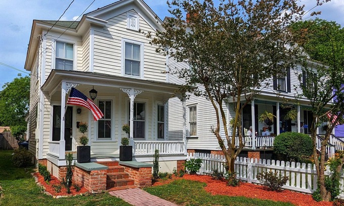 Washington House | The Cottage on West 2nd w/ Hot tub and Firepit
