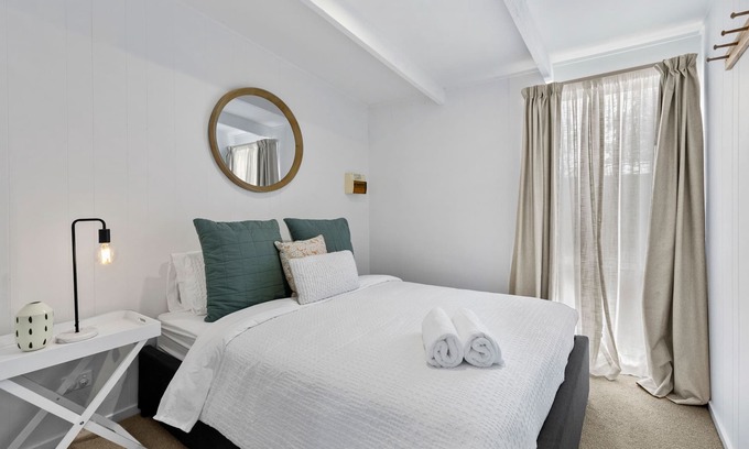 Ocean Grove House | The Cottage- Pet Friendly with secure yard and close to beach and river!