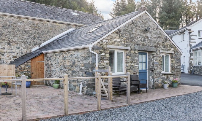 Penny Bridge Cottage | THE COTTAGE, pet friendly, character holiday cottage in Ulverston