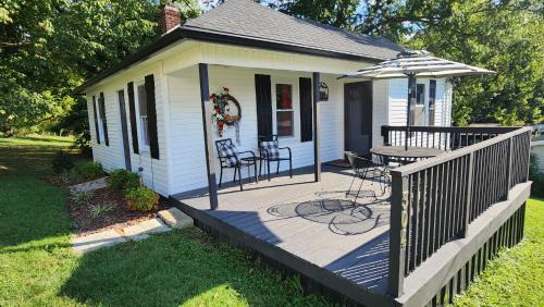 Burkesville Apartment | The Cottage