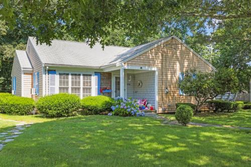 Hyannis House | The Cottages at Captain Gosnold Village