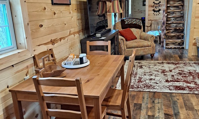 Gainesville Cottage | The country getaway with all the comforts of home