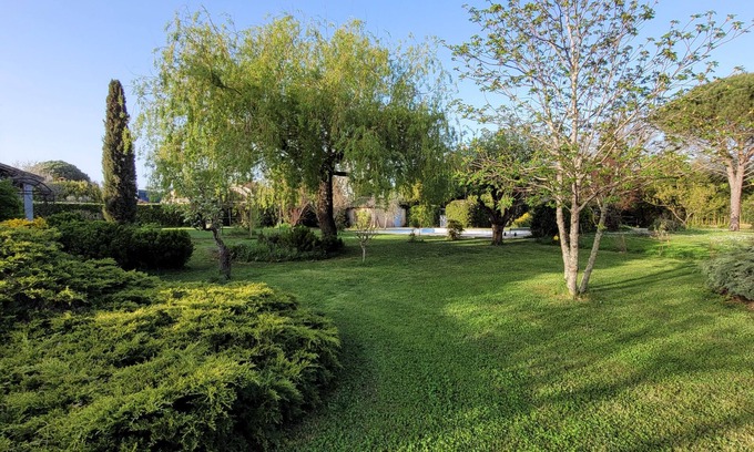 Gaillac House | The countryside in the city center, swimming pool, large garden, quiet.