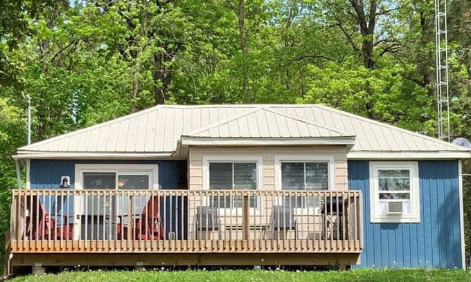 Adolphustown Cottage | The County Crossing - Gateway to PEC wine country