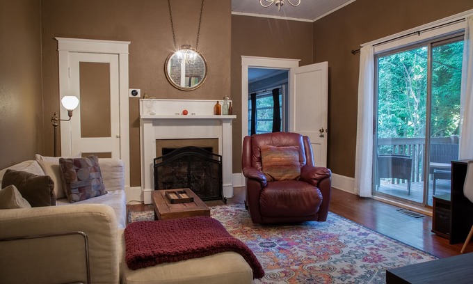 Chapel Hill House | The Cozy Bungalow - Official Historic Home Near UNC!