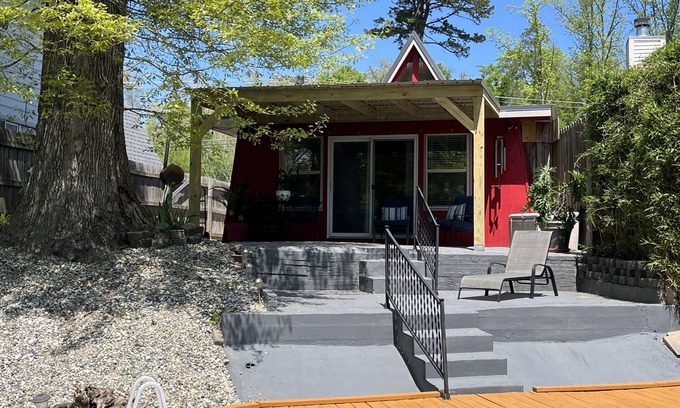 Mountain Pine Cabin | The Cozy Cabin Lake Hamilton~ On the water ~close to Hiking and State Park