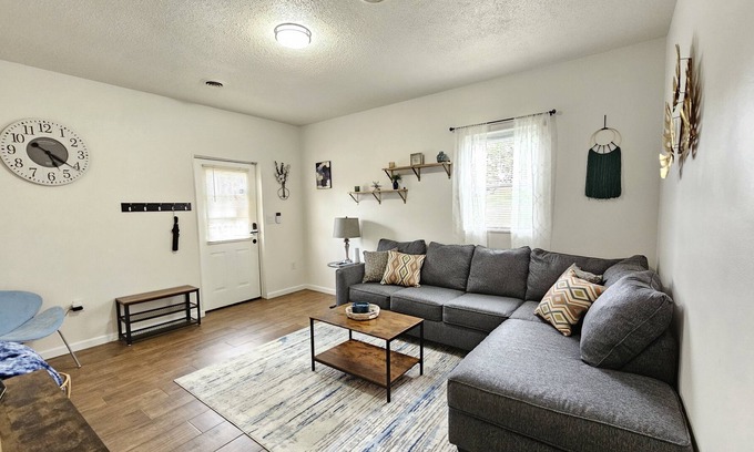 Johnson City House | The Cozy Corner - 1.5 mins to ETSU