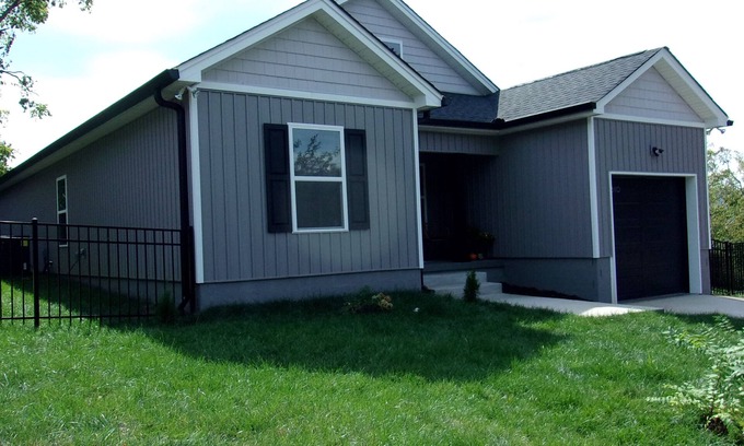 Missionary Ridge House | The Cozy Cottage. A pet-friendly place to relax and enjoy Chatt. 1 dog property.
