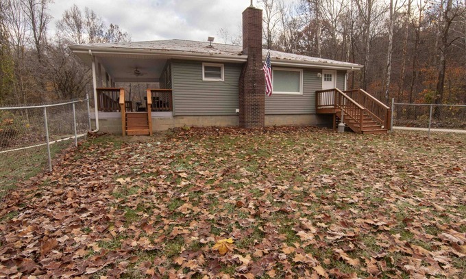 Logan House | The Cozy Inn (Fenced Yard)