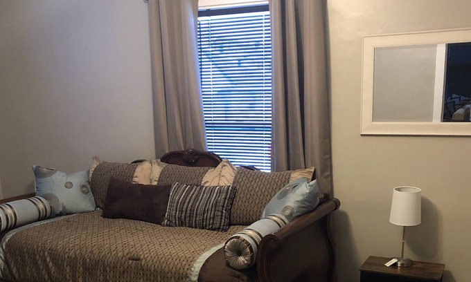 Quincy House | The Cozy Q