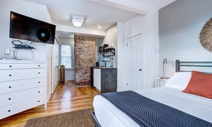 Lunenburg Apartment | The Cozy Suite Retreat for 2pp Lunenburg