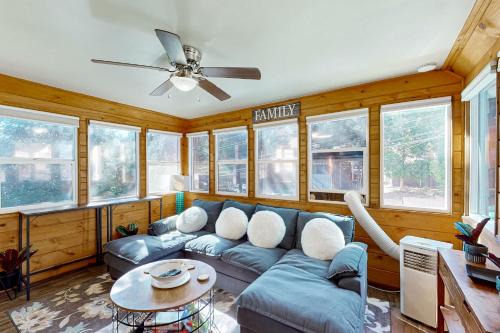 Cedar Glen House | The Cozy Timber