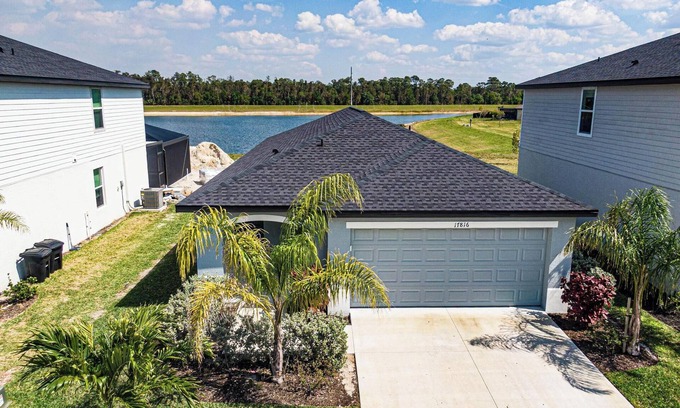 Diplomat House | The Cranes Nest
