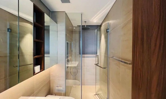 Ho Chi Minh City Apartment | #The Crest Lux Bathtub-panoramic city view.