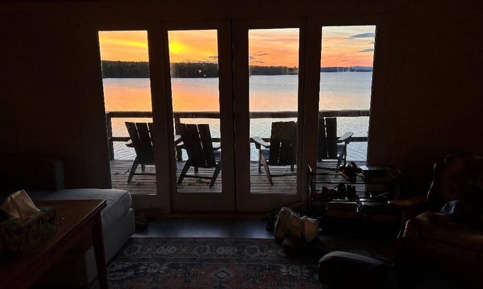 Northeast Somerset Cabin | The Crooked Nook 2-bedroom waterfront cabin in brilliant Rockwood with WiFi
