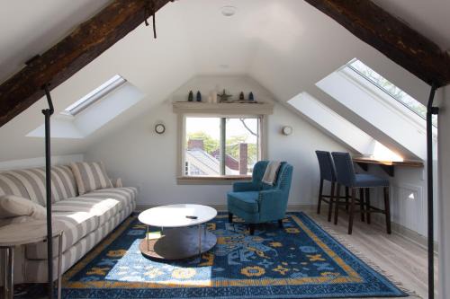 Rockport Apartment | The Crow's Nest @ Rockport's Sail Loft