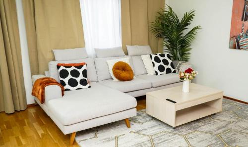 Koillinen District Apartment | The Crown Suite Helsinki