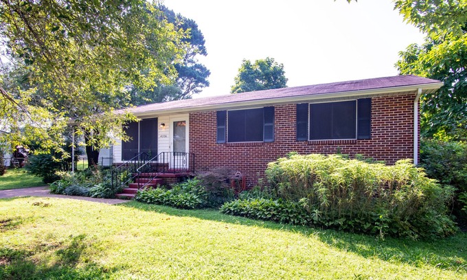 East Florence House | The Cul De Sac GEM of Florence