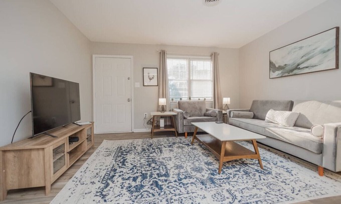 Martinsburg Apartment | The Cute Condo- 2 bedroom apartment