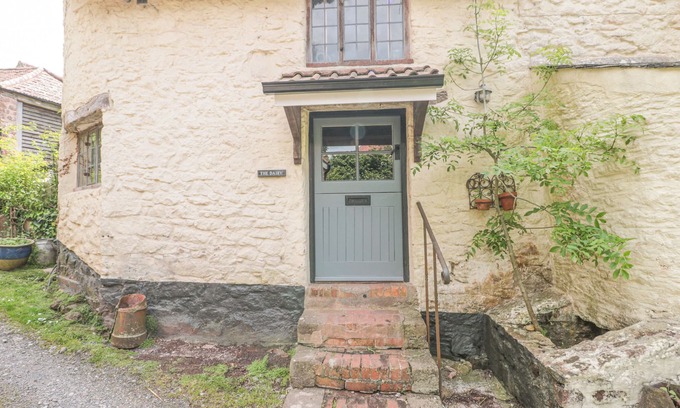 Fiddington Cottage | THE DAIRY, pet friendly, character holiday cottage in Bicknoller